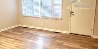 Cute Bunglo Style, 2 Bed Rooms, 1 Bath, 1 Car Garage w/ Opener Gallery 1