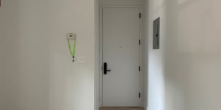 527 Monroe Street Gallery 19