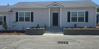 1 bed 1 bath for rent in Grants Pass Gallery 1