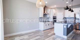 Stunning Double Waterfront 4/3 Home with Dock and Electric Boat Lift Gallery 20