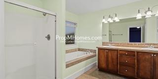 Beautiful Three Bedroom Home in Bethany - Available Now! Gallery 14