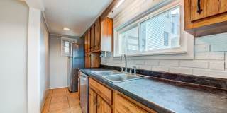 AVAILABLE JUNE 2026 -  4 Bedroom Full Renovation w/ Stunning Hilltop View & Central AC! Gallery 12