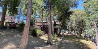 Spacious 2-Story 3-Bedroom Home in Crestline! Gallery 4