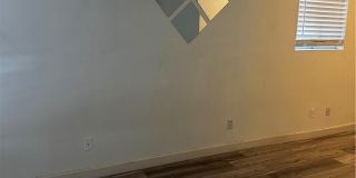 517 S Hewes Gallery 5