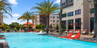 Hue on Greenhouse Gallery 11