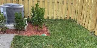 556 NE 5th St Gallery 1