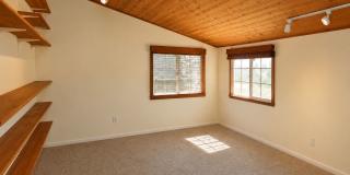OWNER REMODEL - STUDENT RENTAL NEAR CAMPUS – HUGE DISCOUNT + ONE MONTH FREE! Gallery 14
