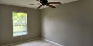 BEAUTIFUL 3 BR / 2 BA HOME AVAILABLE IN MIRROR LAKES Gallery 18