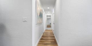 671 Lindell Boulevard Gallery 32