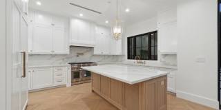 4539 Longridge Avenue Gallery 9