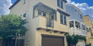 Beautiful 3 bed 3.5 bath Townhouse with A/C in Mountain View. Blocks from Downtown. Gallery 1