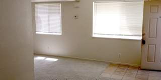 2 bed, 1 Bath, 900 sqft with washer/dryer hookups and 1 car garage Gallery 4