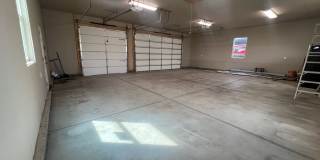 Gorgeous 6-bedroom, 4-bathroom with a large garage Salem Gallery 32