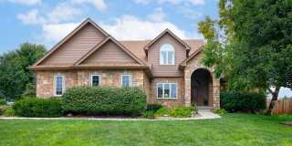 EXECUTIVE HOME!! 5 Bedroom, 4.5 Bathroom Home in Clive! Gallery 1