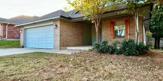 4 Bed 2 Bath Home In Choctaw  - 2 blocks From The High School!! Gallery 1