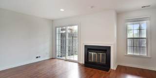 Updated 4 level TH w/ 2 FB & 2 "1/2" baths + One car garage! Gallery 28