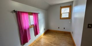 910 Union SE - Water included, Washer/dryer hook-up, Off-street parking. Gallery 11