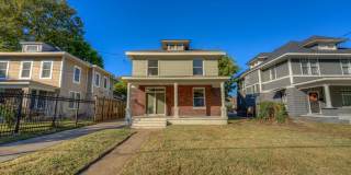 Beautiful 4-Bedroom Home with Hardwood Floors & Modern Kitchen Gallery 1