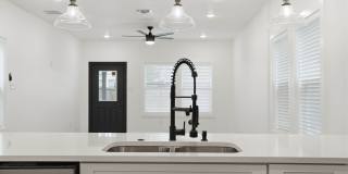 317 Porter St Gallery 11