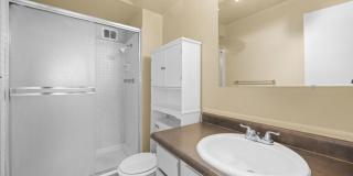 Spacious 2 Bed / 2 Bath Condo in Quiet Denver Community with Pool & Gym Gallery 14