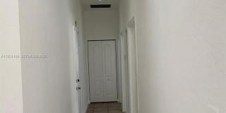 2221 NE 37th Ter Gallery 12