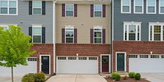 APPLICATIONS PENDING 3be/2.5ba 3-Level Townhouse Key Location Between Durham and Chapel Hill Gallery 1