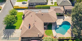 Beautiful Single-Story Home with Pool in Prime Concord Location – Gallery 25