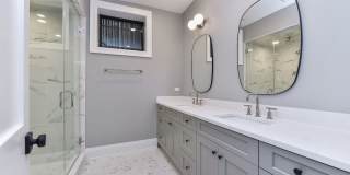 2135 N Lakewood Avenue Gallery 21