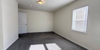 Updated 4BR / 2 Bath Home with off-street parking! Gallery 26