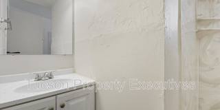 1662 North Beverly Avenue Gallery 7
