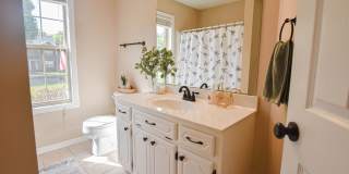 Pet Friendly Three Bedroom with Bonus! Gallery 16
