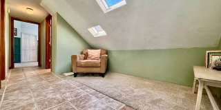 Distinguished 4 bed, 2 bath Bungalow in the Old North End Gallery 23