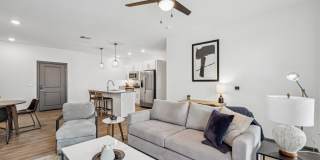 The Leo - 55+ Active Adult Apartment Homes Gallery 12