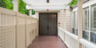 Elegant Los Altos Townhouse Near Redwood Grove & Shoup Park Gallery 4