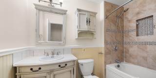 222 APPLE BLOSSOM Court Gallery 29