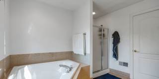 Beautiful 3 Bedroom Bridgeport Townhome! Gallery 25