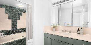 43 W 61st St Apt 16K Gallery 4