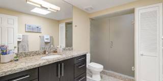 Beautiful 5 bed/4 bath + Den in Desirable Paradise Valley Gallery 39