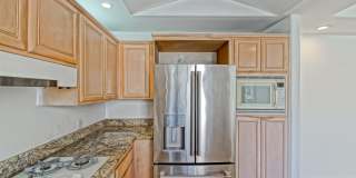 **Move in Special $1000 Off Third Months Rent** Remodeled Corner 3+2 Unit with Luxury Finishes Near Century City & Westwood **Move in Special $1000 Off Third Months Rent** Remodeled Corner 3+2 Unit with Luxury Finishes Near Century City & Westwood Gallery 1