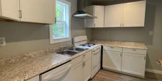 Beautiful 3 bedroom home available Early August! Gallery 10