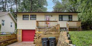 Charming 2 Bedroom With Bonus Room!! Gallery 1
