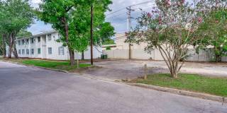 Charming 1-bedroom, 1-bath apartment located in the highly sought-after Rosewood area! - Apt 1 Gallery 5