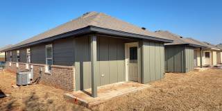 Welcome to Brand New Masonwood featuring this 3 Bedroom 2 Bath 2 Car Garage Duplex in a Great location close to the Broadway Extension and only 8 minutes from downtown OKC Gallery 20