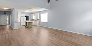 Spacious House in Hadley Park Gallery 6