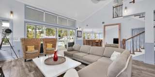 1074 NE Little River Dr Gallery 4