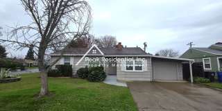 Very Nice 3bd/1.5 Tahoe Park Area with Extras Gallery 1