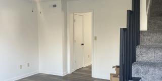 118 W Market St - B Gallery 1
