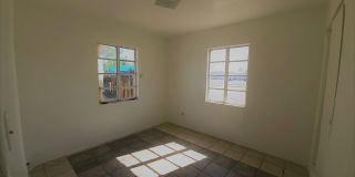 NICE AND AFFORDABLE 2 BEDROOM 1 BATH DUPLEX IN PHOENIX Gallery 7