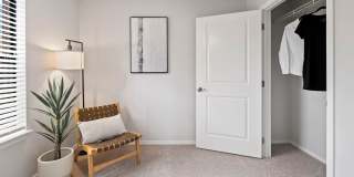 The Avenue Gallery 9