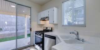 SUMMERLIN BEAUTY*UPGRADED*COMMUNITY POOL*3 BEDROOMS*STAINLESS STEEL APPLIANCES* Gallery 20